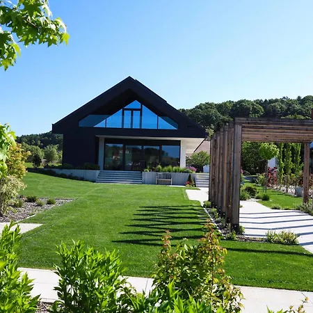 Mobilna Hiska Soncni Gaj 別荘 プトゥイ