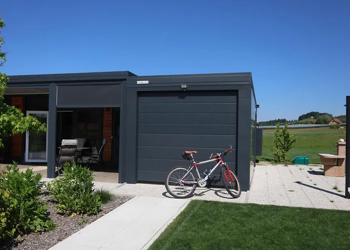 Mobilna Hiska Soncni Gaj Πτούι